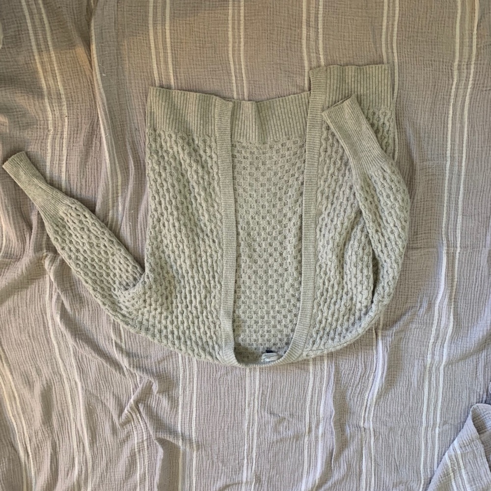 LAST CHANCE Cozy Gray Universal Thread Sweater - S